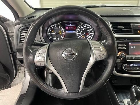 Used 2018 Nissan Altima 2.5 SL FWD image 14