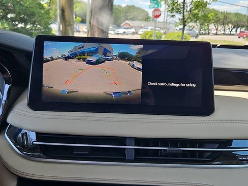 Used 2023 INFINITI QX60 Pure AWD/4WD image 15