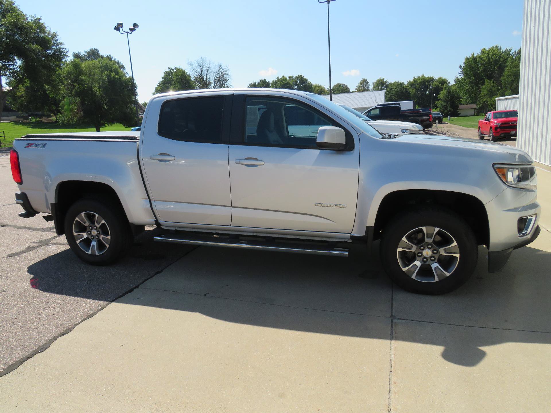 Used 2019 Chevrolet Colorado Z71 AWD/4WD image 12