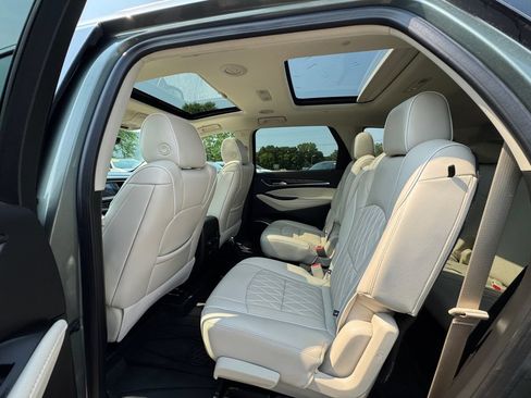 Used 2023 Buick Enclave Avenir w/ Avenir Technology Package AWD/4WD image 38