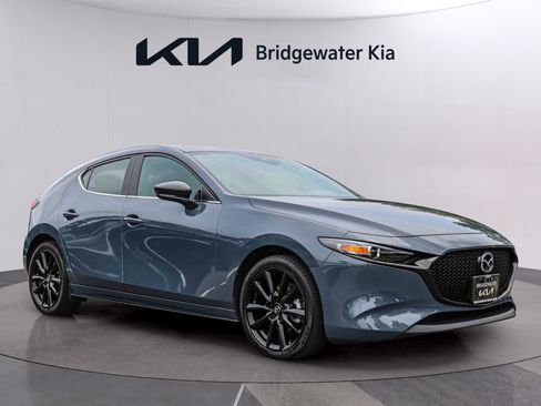 Used 2023 MAZDA MAZDA3 s FWD image 1