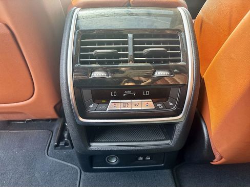 Used 2023 BMW X7 xDrive40i w/ Executive Package AWD/4WD image 22