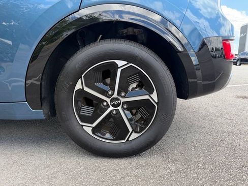 Certified 2025 Kia Niro FWD image 34