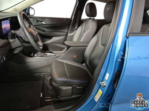 Certified 2025 Buick Encore GX Sport Touring w/ Advanced Technology Package AWD/4WD image 10
