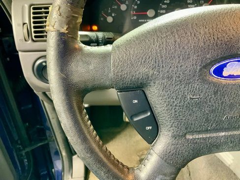 Used 2005 Ford Explorer XLT AWD/4WD image 18
