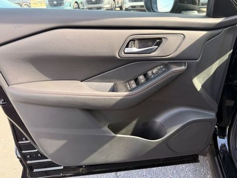 New 2026 Nissan Rogue SV image 12