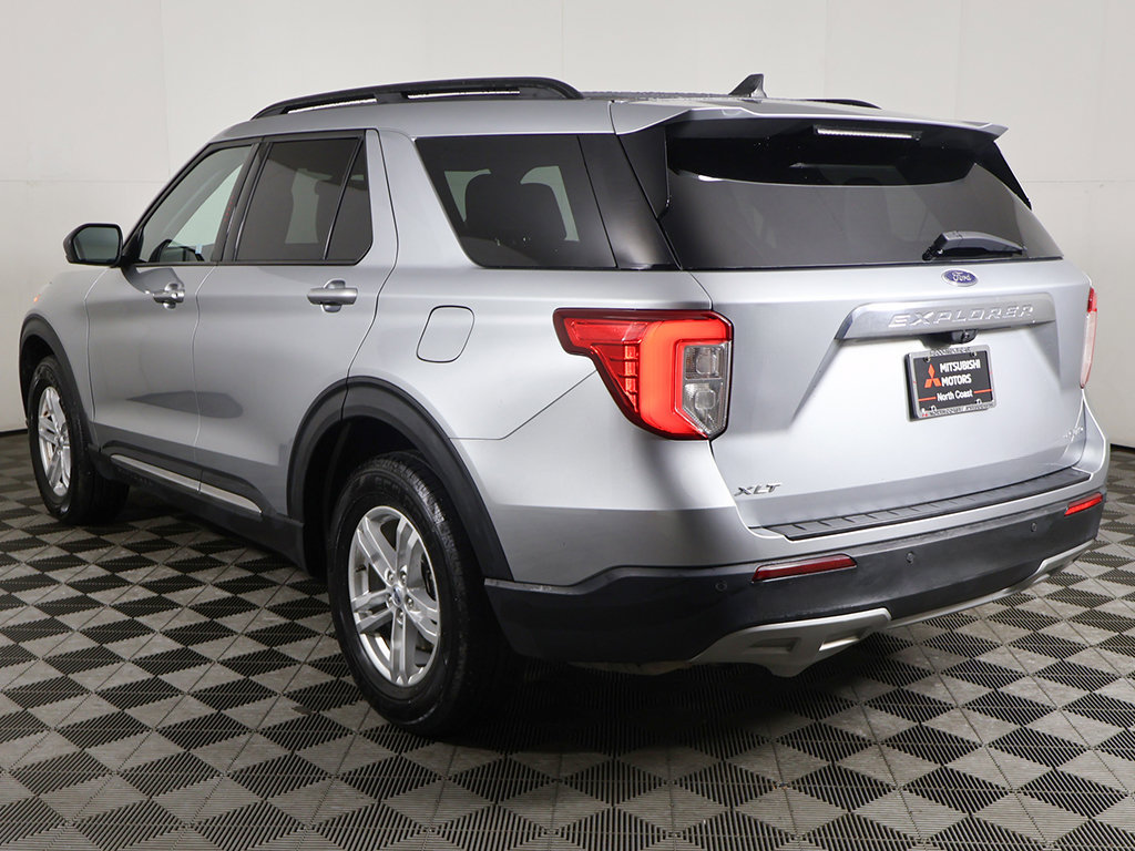 Used 2022 Ford Explorer XLT AWD/4WD image 9