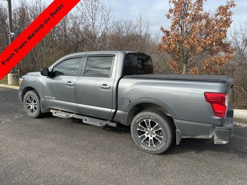Used 2021 Nissan Titan SV w/ Accessory Utility Package image 4