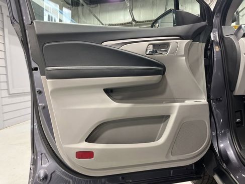 Used 2020 Honda Pilot LX image 10