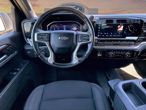 Used 2023 Chevrolet Silverado 1500 RST AWD/4WD image 5