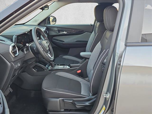 New 2026 Chevrolet TrailBlazer LT w/ Midnight Edition AWD/4WD image 4