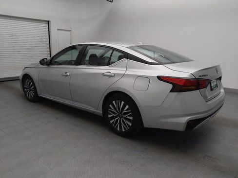 Used 2024 Nissan Altima 2.5 SV image 3