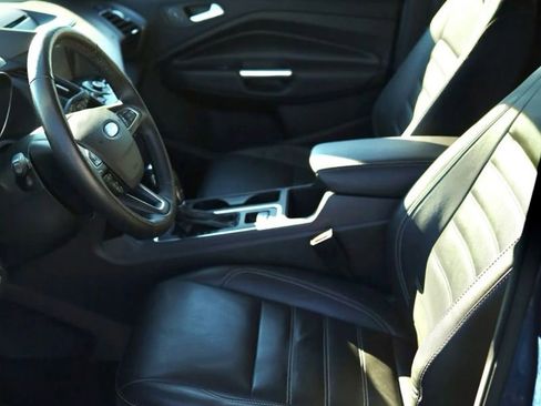 Used 2018 Ford Escape Titanium w/ Ford Safe & Smart Package image 15