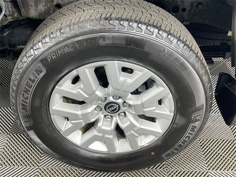 Used 2023 Nissan Frontier SV w/ Technology Package image 29