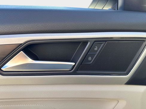 Certified 2022 Volkswagen Atlas SE image 19