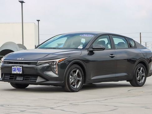 Used 2025 Kia K4 LXS image 5