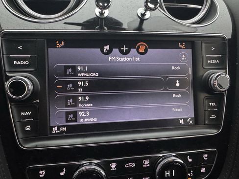 Used 2020 Bentley Bentayga image 23