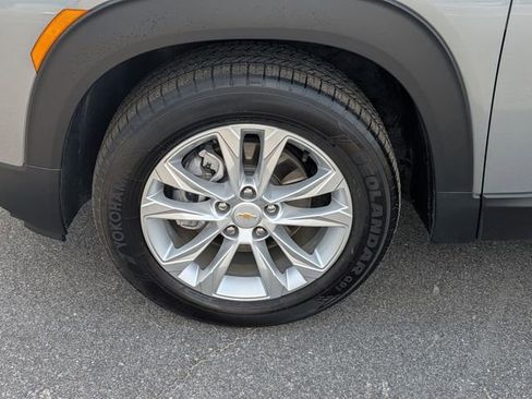 Used 2023 Chevrolet TrailBlazer LS FWD image 9