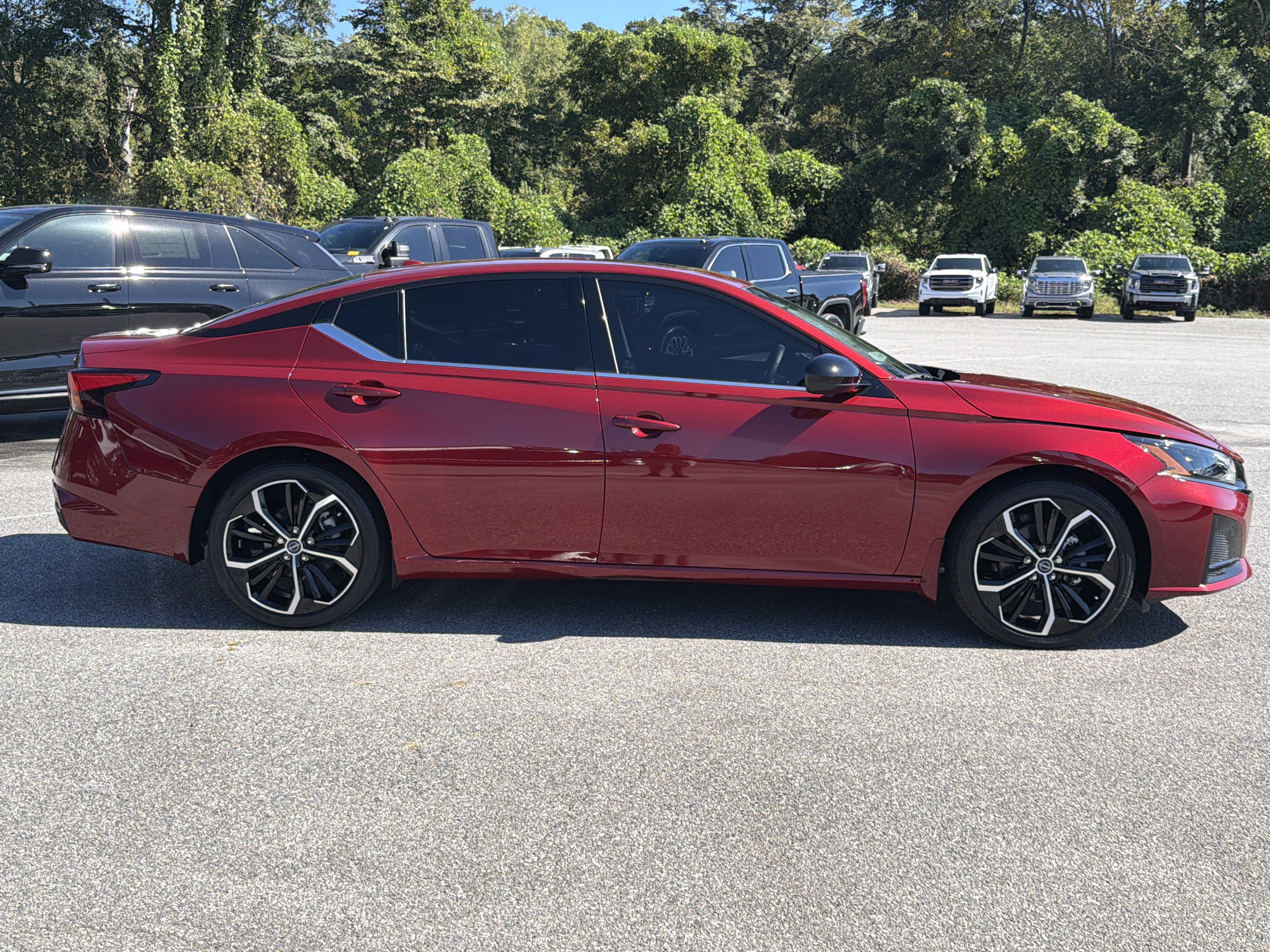 Used 2023 Nissan Altima 2.5 SR w/ SR Premium Package FWD image 5