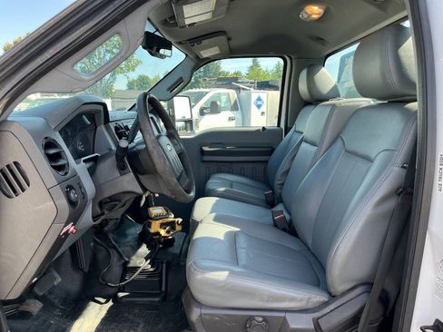 Used 2015 Ford F550 4x4 Regular Cab Super Duty image 9