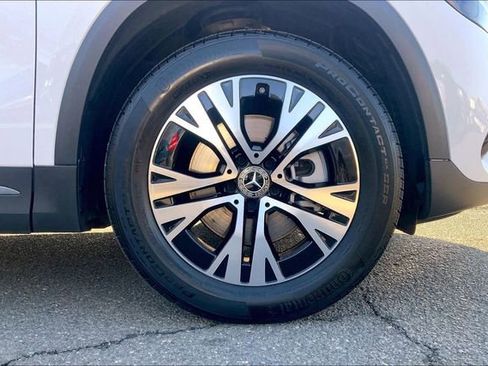 Used 2025 Mercedes-Benz GLA 250 4MATIC image 9