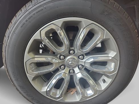 Used 2022 RAM 1500 Laramie AWD/4WD image 37