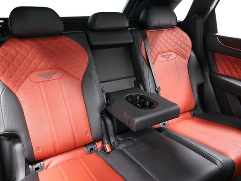 Used 2022 Bentley Bentayga AWD/4WD image 91