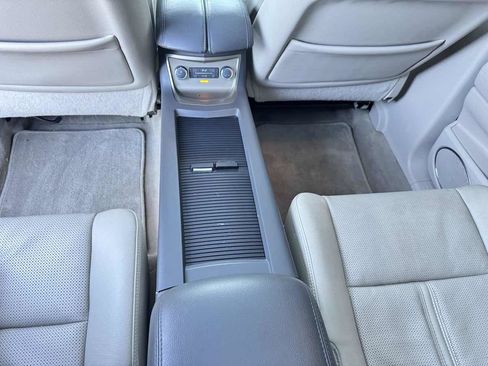 Used 2012 Lincoln MKT AWD image 31