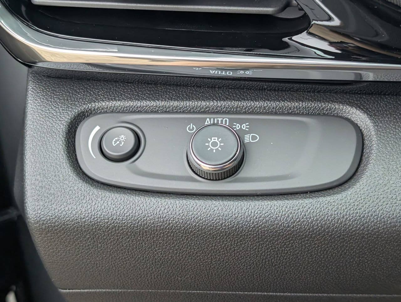 New 2026 Buick Envista Sport Touring w/ Convenience I Package FWD image 19