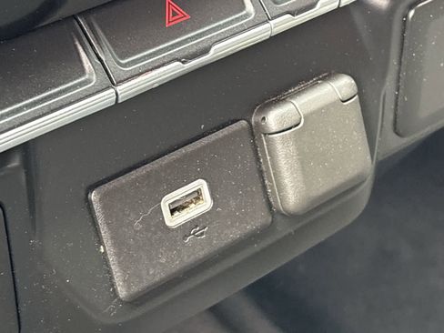 Used 2020 Chevrolet Silverado 1500 Custom w/ Infotainment Package image 34