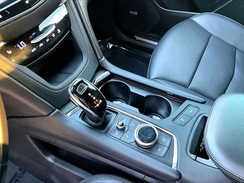 Used 2020 Cadillac XT5 Premium Luxury image 16