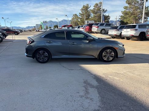Used 2018 Honda Civic EX image 4