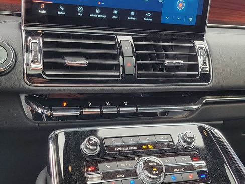 Used 2024 Lincoln Navigator L Reserve image 28