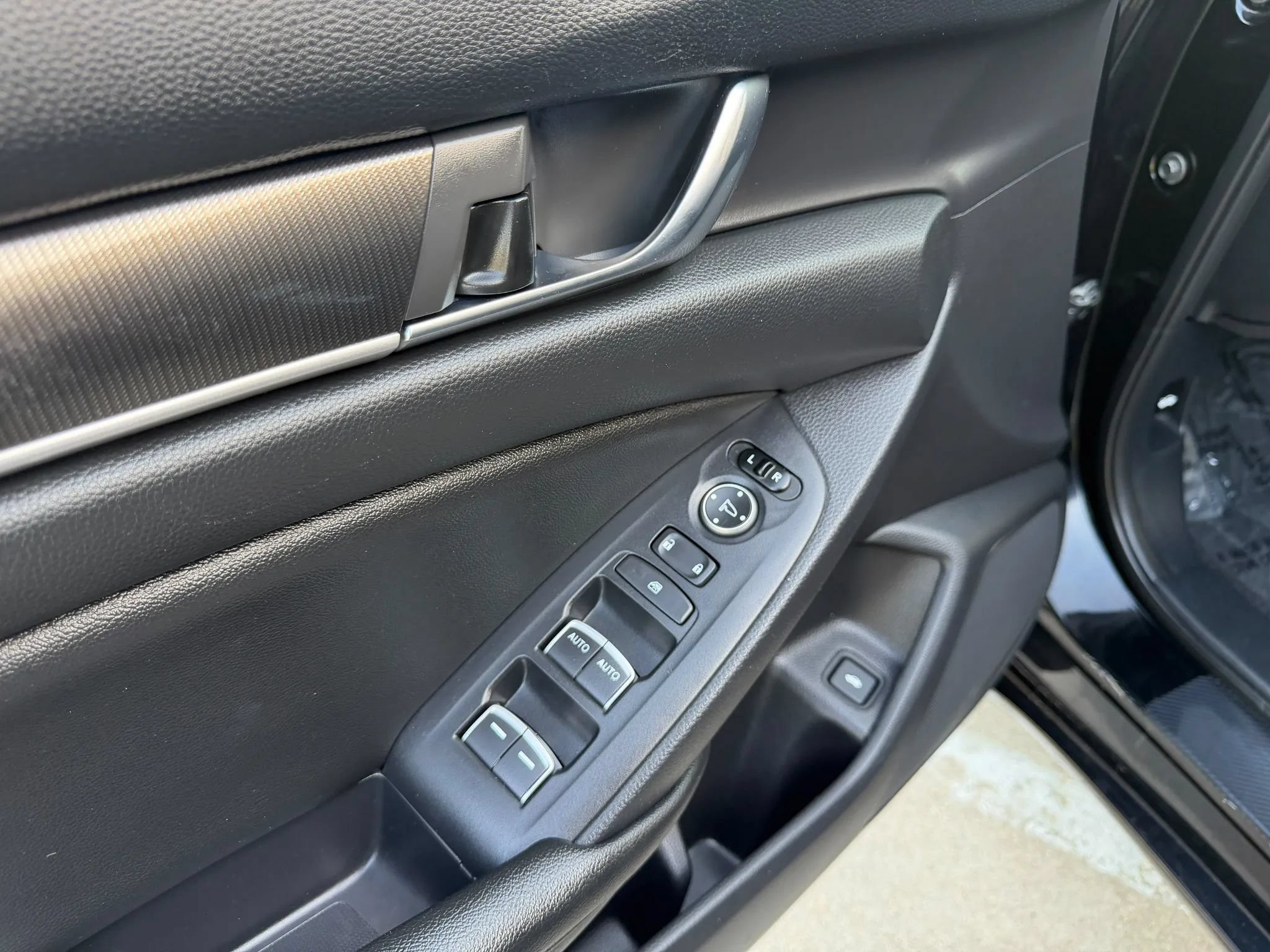 Used 2020 Honda Accord Sport image 21