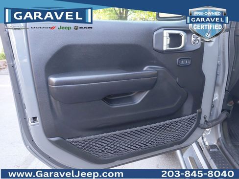 Used 2021 Jeep Gladiator Sport AWD/4WD image 18