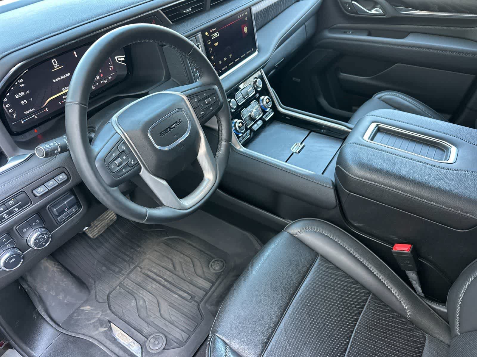 Used 2024 GMC Yukon Denali w/ Max Trailering Package AWD/4WD image 11