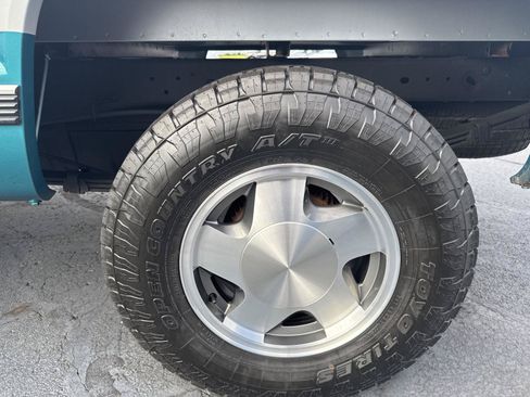 Used 1993 GMC Sierra 1500 4x4 Regular Cab image 11