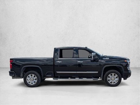 Used 2024 Chevrolet Silverado 2500 High Country AWD/4WD image 4