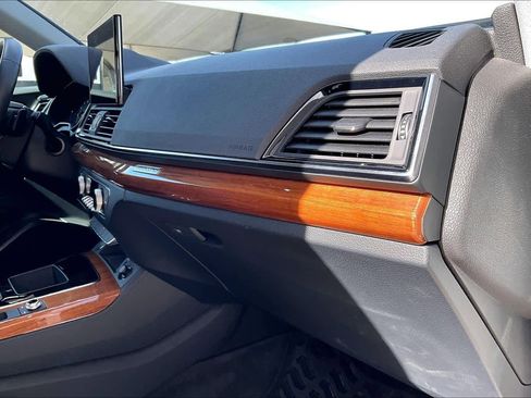 Used 2023 Audi Q5 Premium w/ Convenience Package image 18