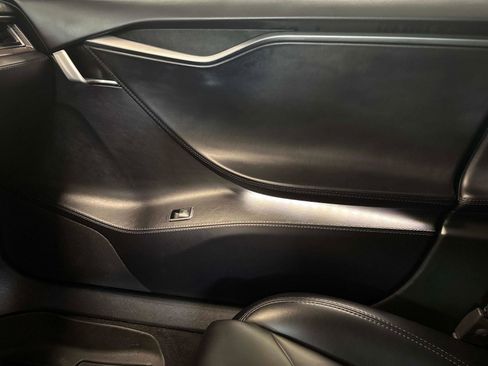 Used 2018 Tesla Model S AWD image 23