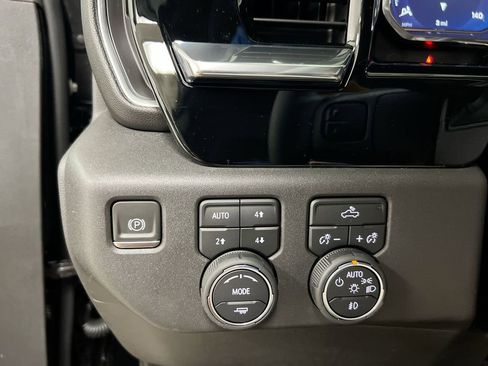 Used 2023 Chevrolet Silverado 1500 LT Trail Boss image 18