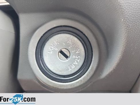 Used 2013 Nissan Frontier SV AWD/4WD image 24