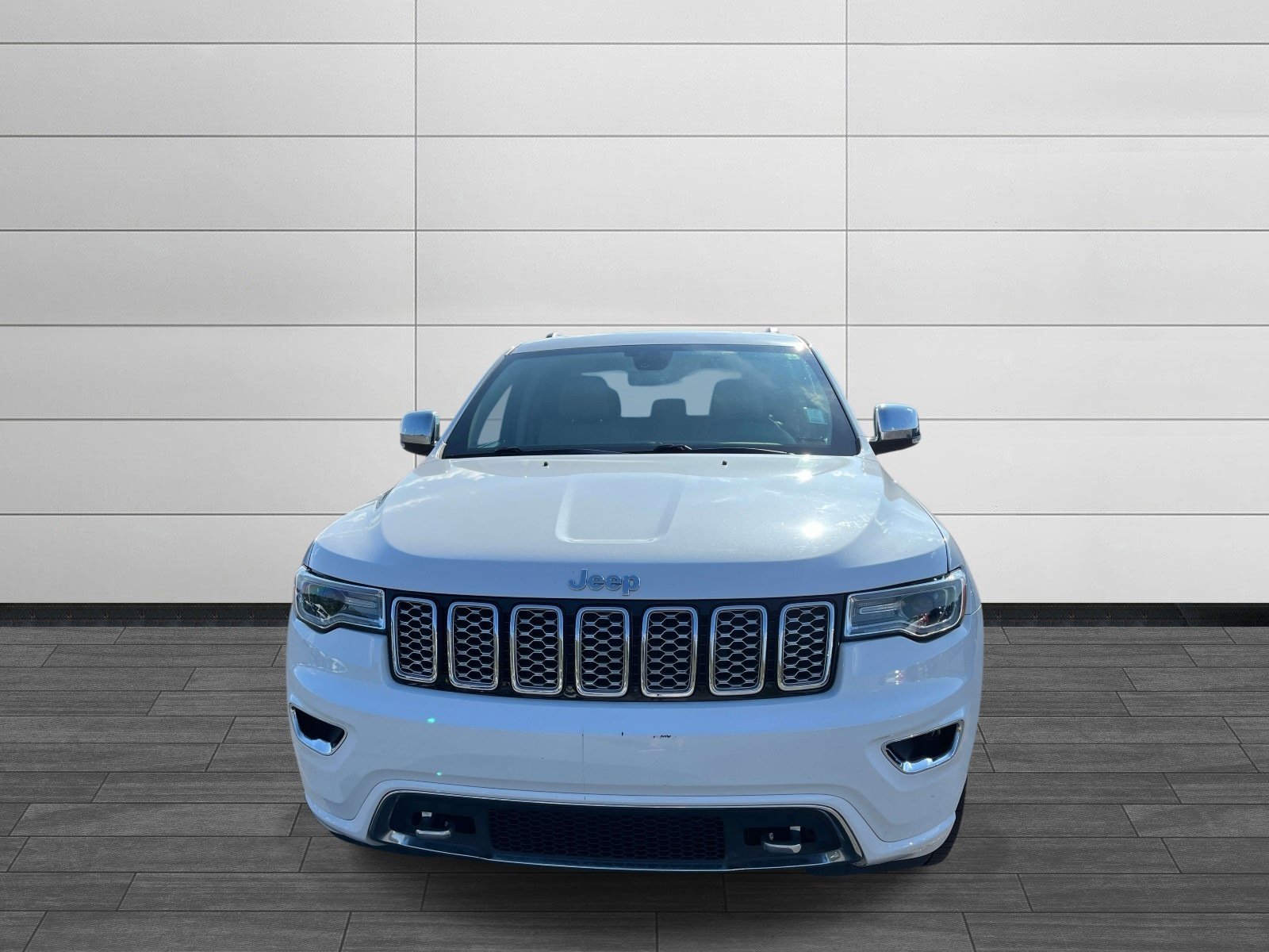 Used 2020 Jeep Grand Cherokee Overland AWD/4WD image 8