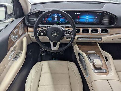 Used 2023 Mercedes-Benz GLS 450 4MATIC image 7
