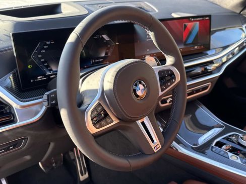 New 2026 BMW X7 M60i image 2