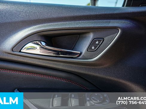 Used 2025 Chevrolet Trax RS FWD image 55
