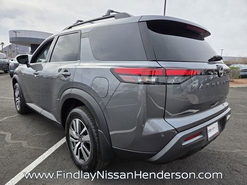 New 2026 Nissan Pathfinder SL image 3