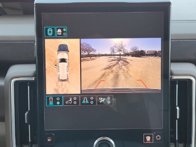 Used 2026 GMC Yukon Denali w/ Sun & Power Step Package AWD/4WD image 17
