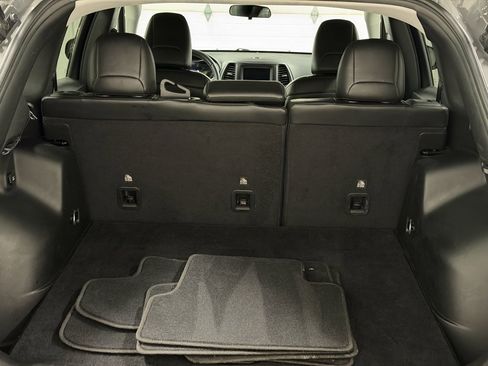 Used 2019 Jeep Cherokee Latitude Plus image 26