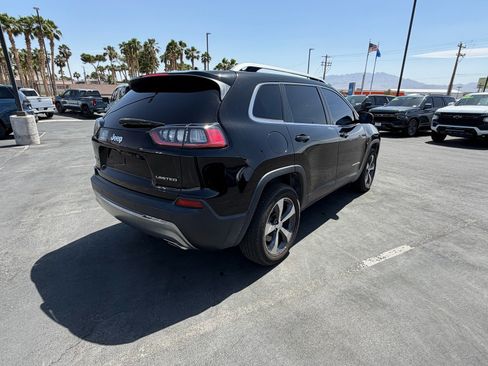 Used 2019 Jeep Cherokee Limited AWD/4WD image 3